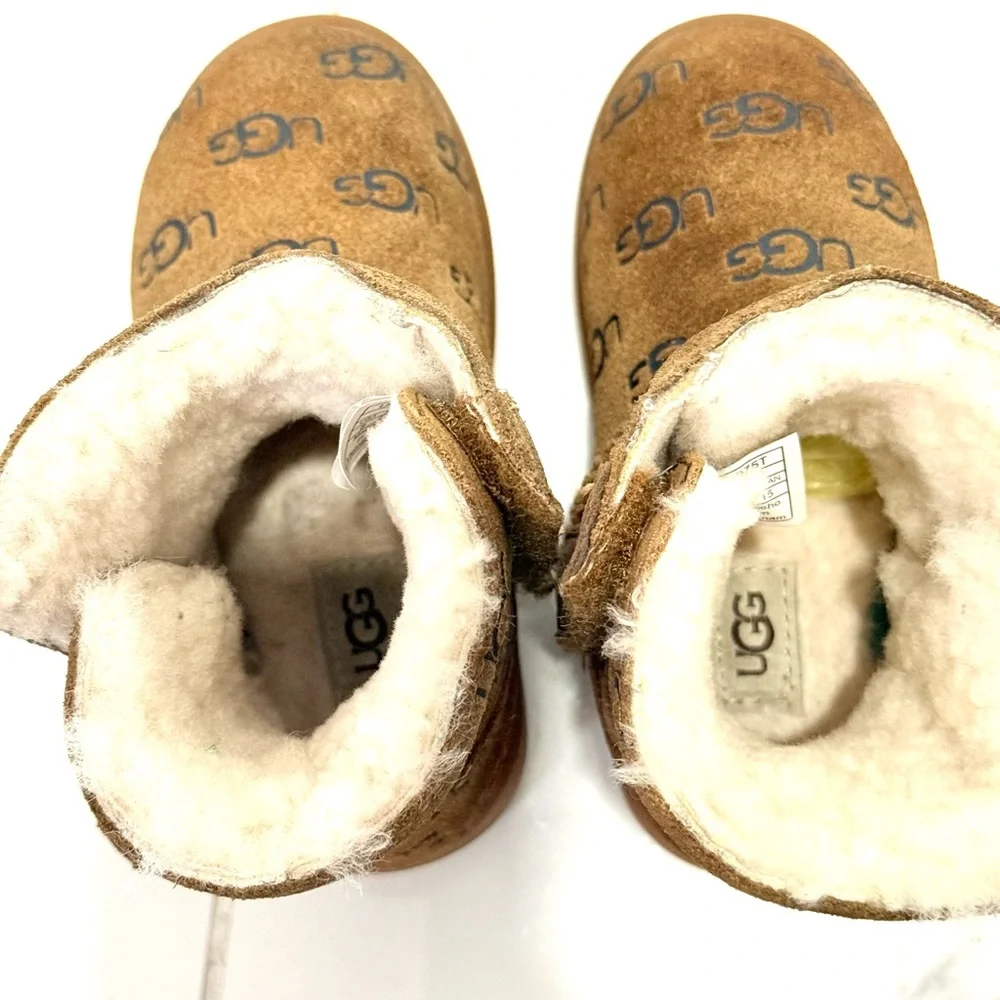 UGG Keelan Embossed Logo Boots for‎ toddlers 8